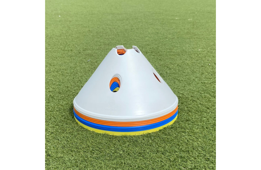 12 hoeden CIRCULR 4 kleuren a 3 stuks met draagband