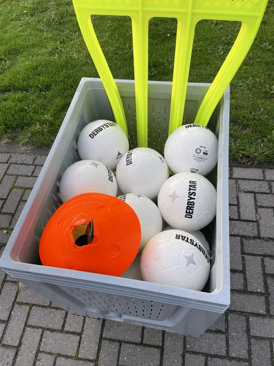 Materiaalwagen en ballenkar met zwenkwielen