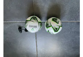 Mini Ballon + Mini Ballon de Football sur cordon dans un étui de transport