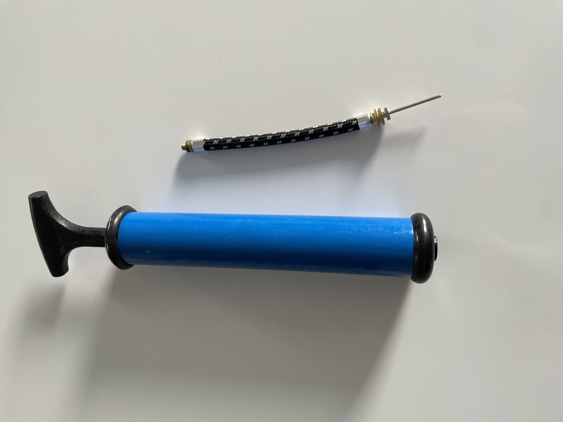 Balpomp met flexibele slang