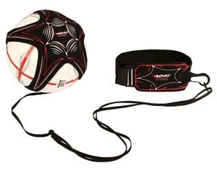 Voetbalvaardigheidstrainer met bal naar keuze en balpomp