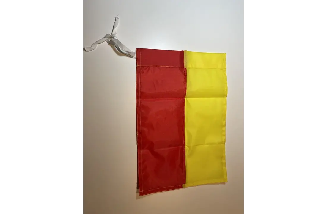Losse Cornervlag of Hoekvlag Geel Rood