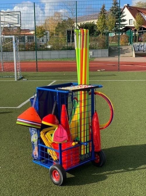Chariot à matériel et chariot à ballon de football