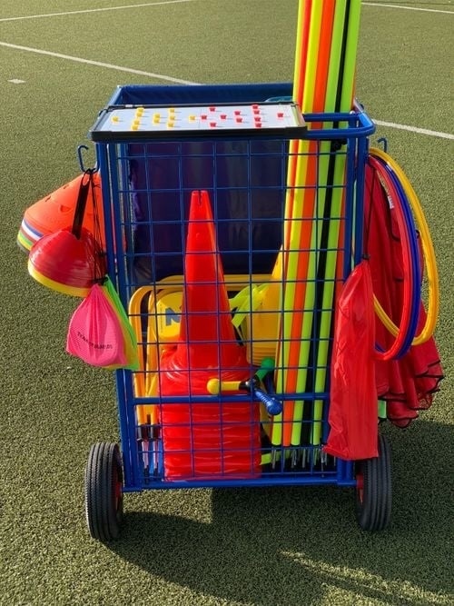 Chariot à matériel et chariot à ballon de football