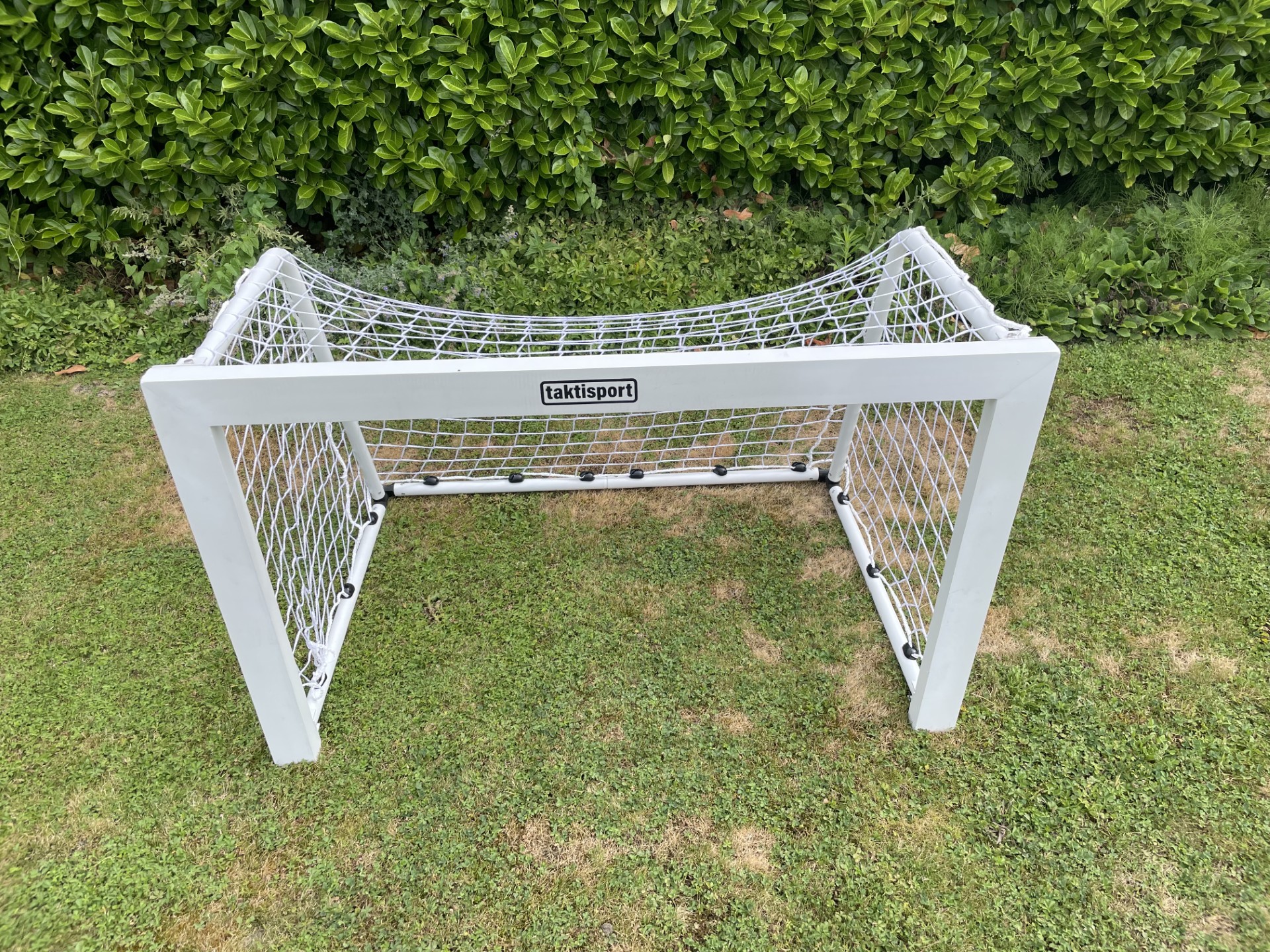 Mini but pliable en aluminium 120cm x 80cm