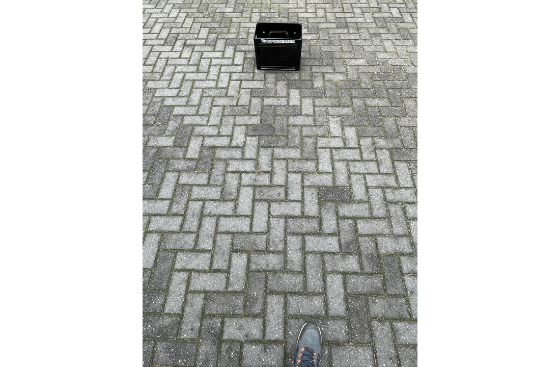 Caisse à bouteilles d'eau noire pour 12 bouteilles d'eau