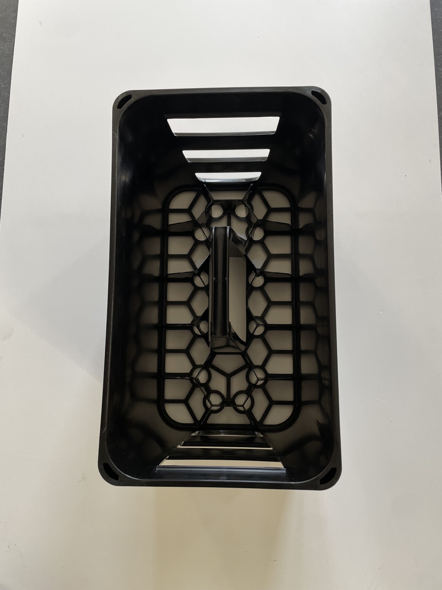 Caisse noire pour 12 bouteilles d'eau