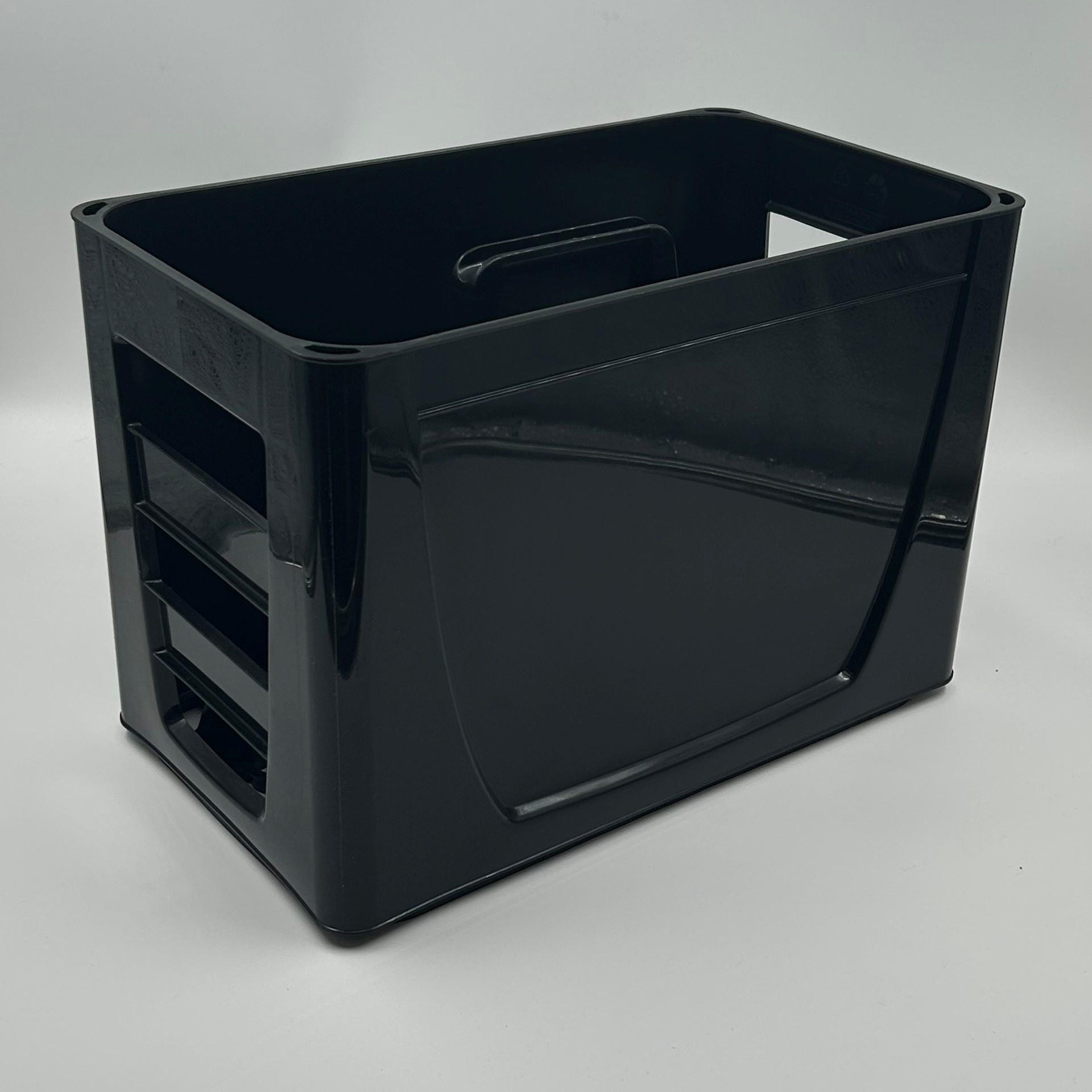 Caisse noire pour 12 bouteilles d'eau