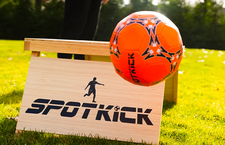 Spotkick : ensemble de 2 cages de but en bois avec un trou en haut