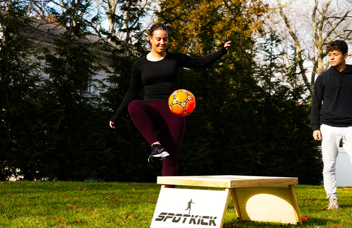 Spotkick : ensemble de 2 cages de but en bois avec un trou en haut