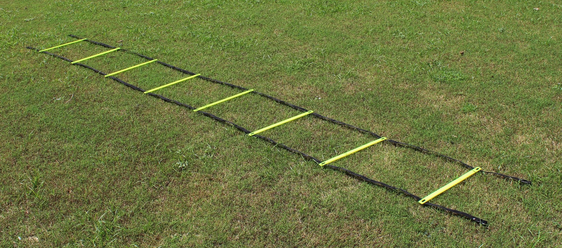 échelle jaune de budget de 4 m