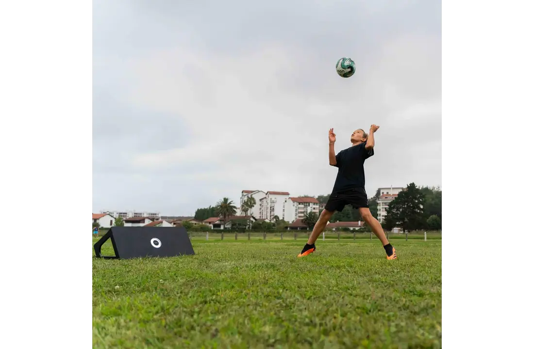 Rebondisseur de football Voon avec lumière de réaction