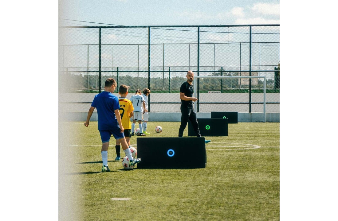 Rebondisseur de football Voon avec lumière de réaction