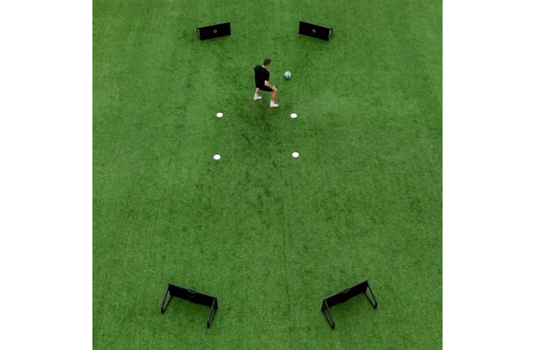 Rebondisseur de football Voon avec lumière de réaction