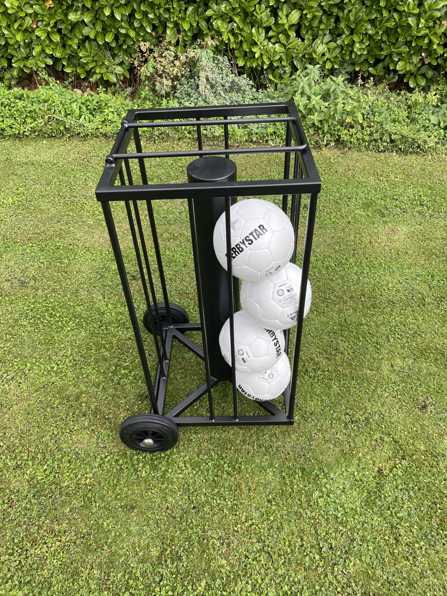 Chariot à balles pour 16 ballons de football