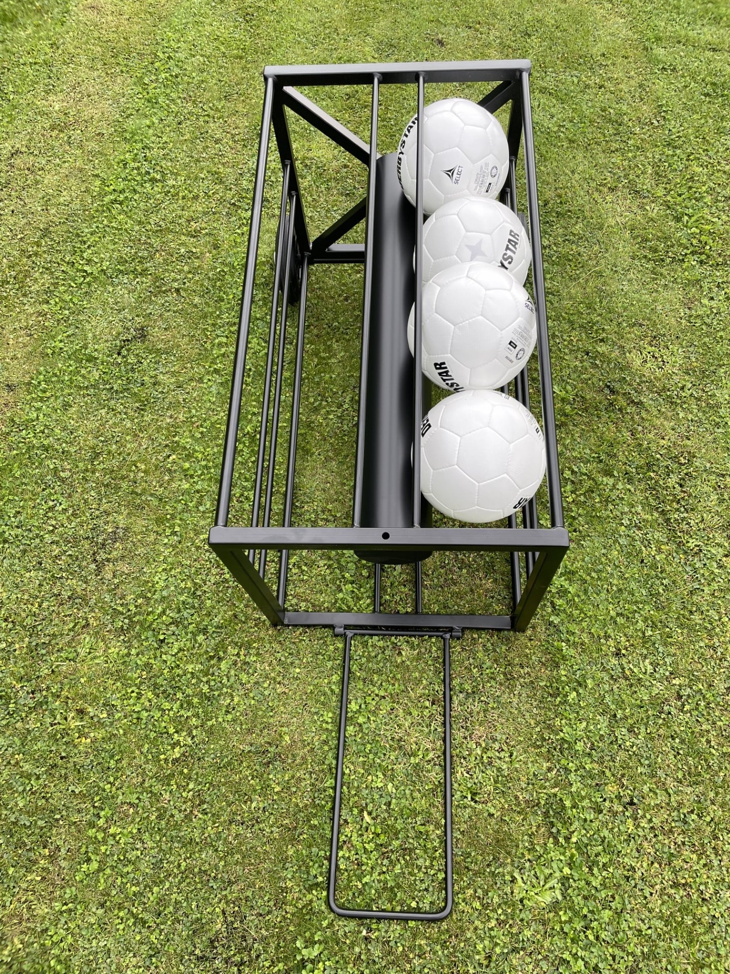 Ballenkar voor 16 voetballen