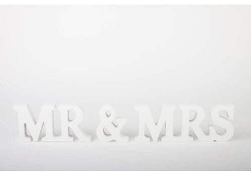 Mr en Mrs houten letters 