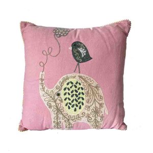 KUSSEN KINDERKAMER OLIFANT ROZE