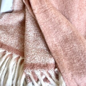ROZE  PLAID MET FRANJES DUBBELZIJDIG