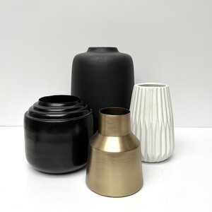 ZWART WIT VAZEN by BRIC. no 10