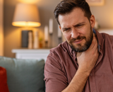 Keelpijn bij slikken: waarom het pijn doet en wat je kunt doen    