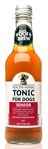 Afbeelding 330 ml Woof&brew senior herbal tonic hondenvoer door Online-dierenwinkel.eu