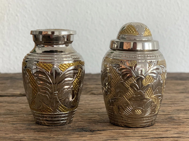 Mini urn zilver en goudkleurig - messing