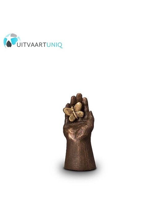 Vlindertje in hand - keramiek