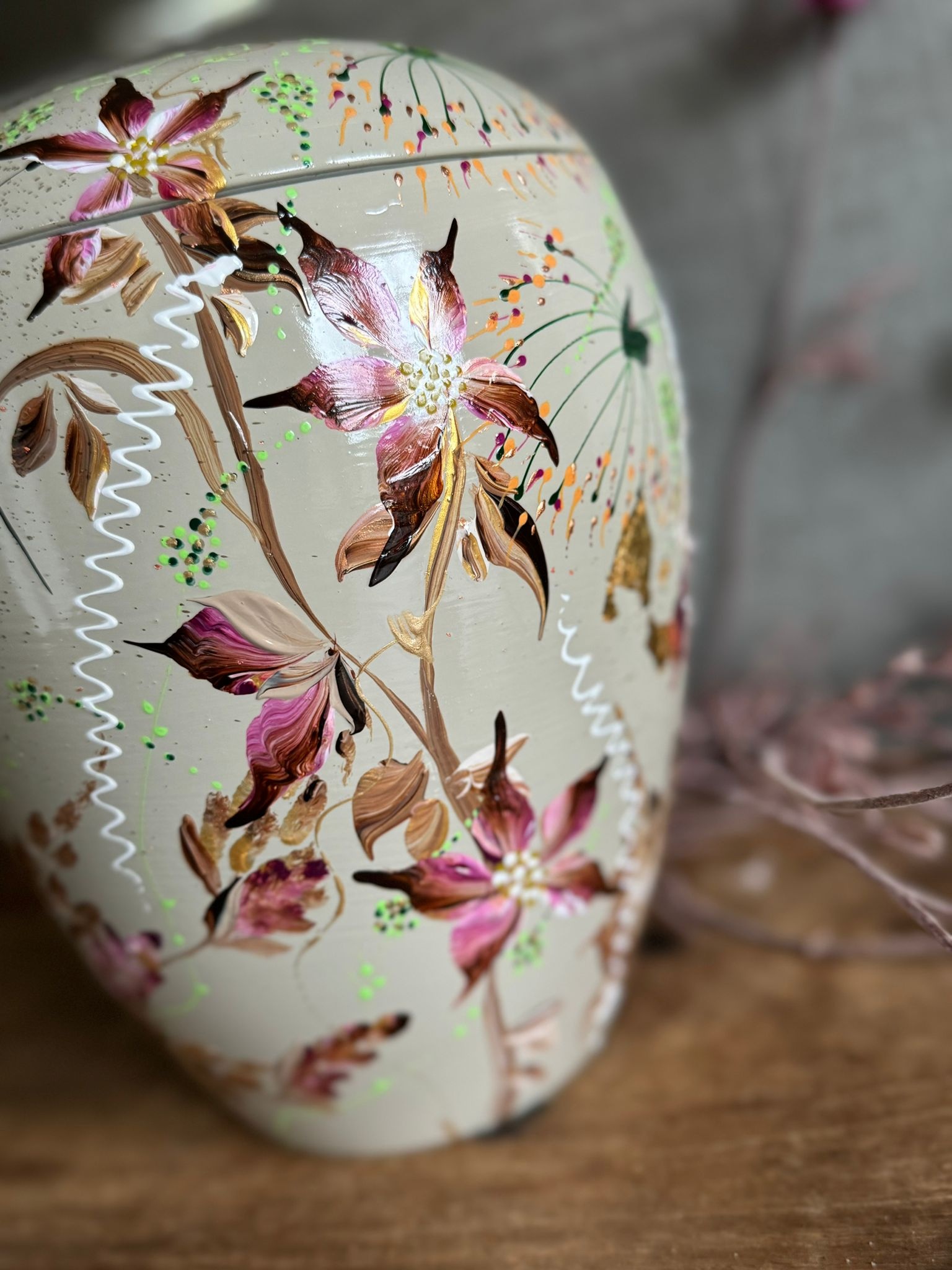 handbeschilderde urn