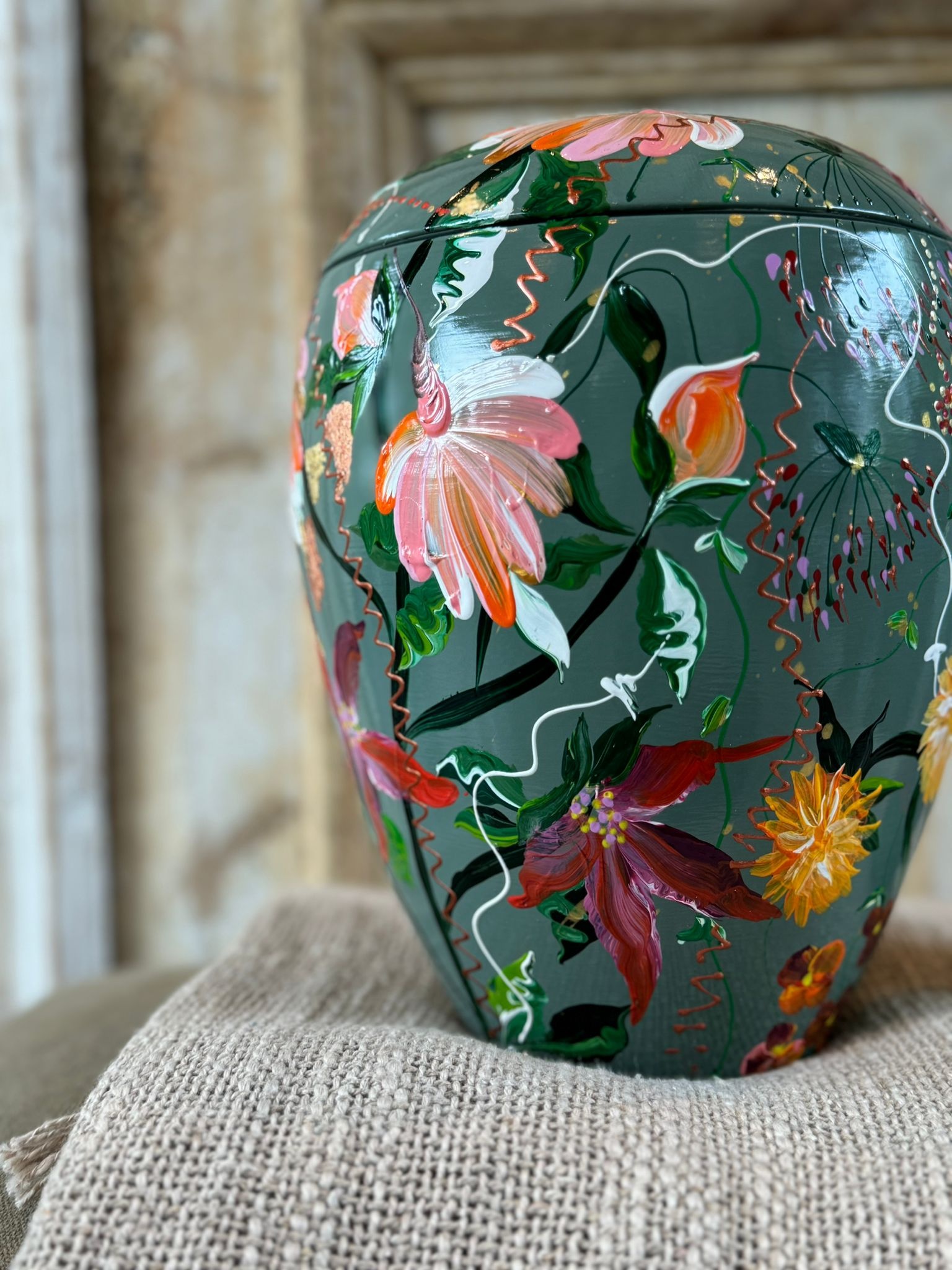  handbeschilderde urn