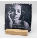 Eikenhouten Gedenktegelhouder – Voor een Warm Herinneringsplekje