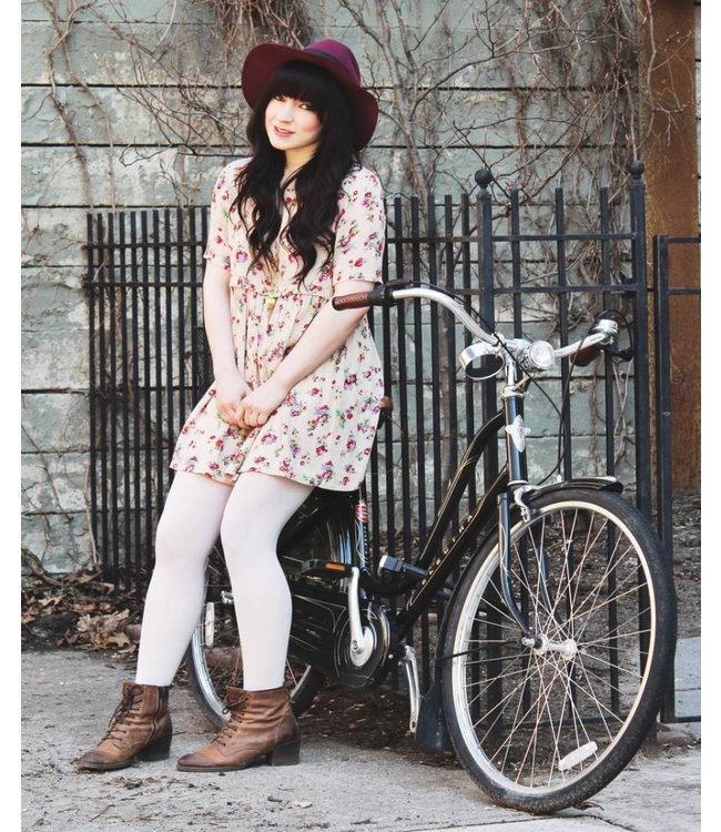 Annabella dunne, witte maillot - Foto 1 Soshin