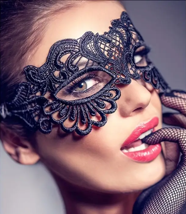 SOSHIN Dakota oogmasker van zwart kant