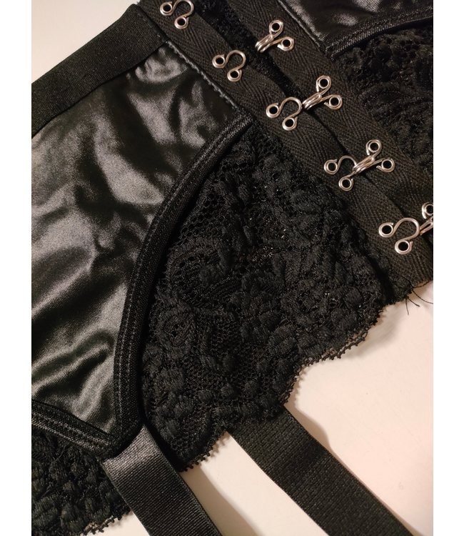 SOSHIN Atrani zwarte, leatherlook gordel