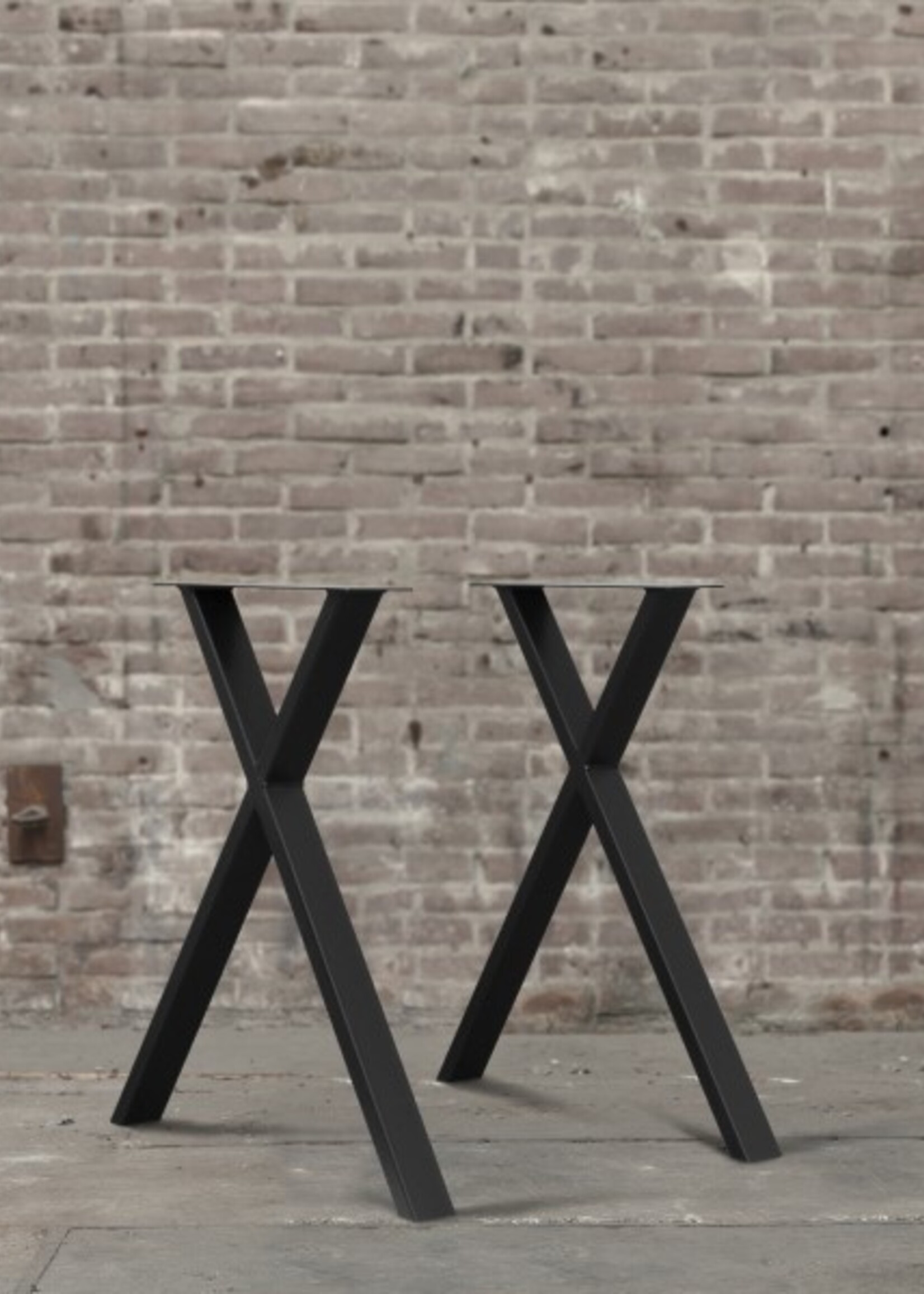 Stalen tafelpoot  X poot Uneven