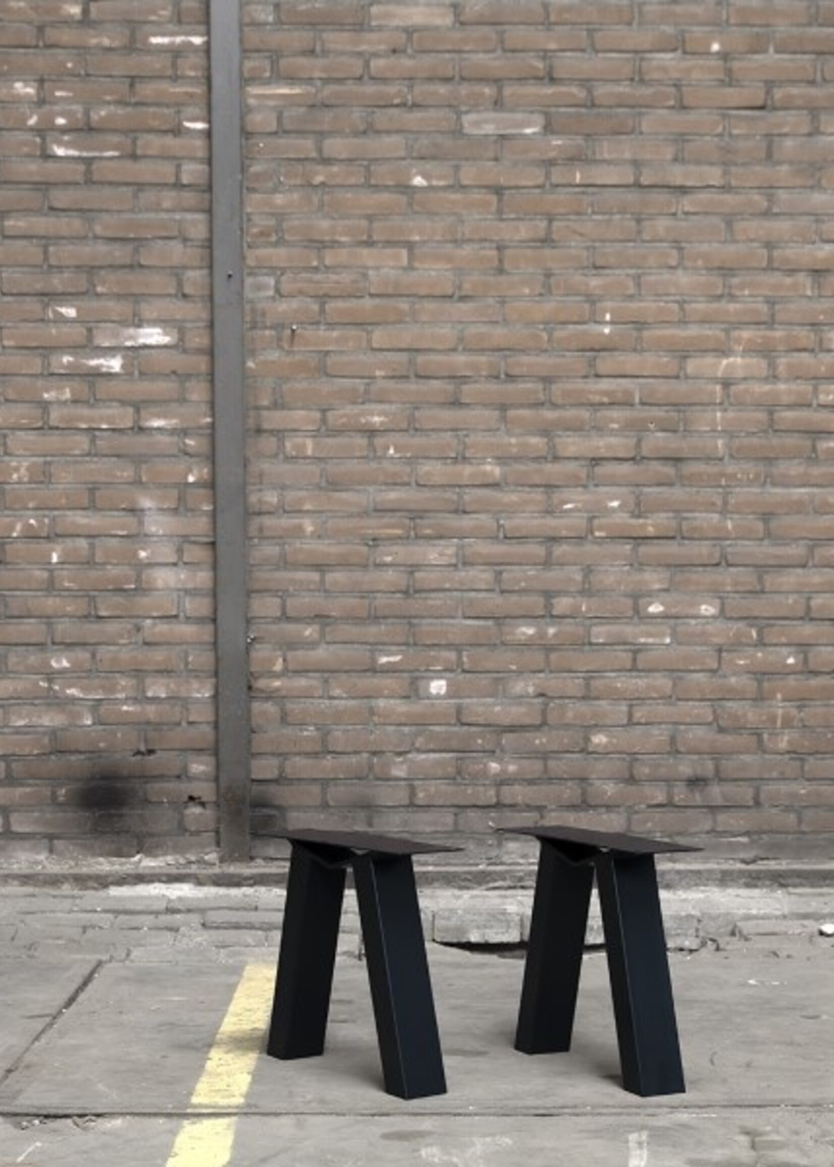 Stalen salontafelpoot M