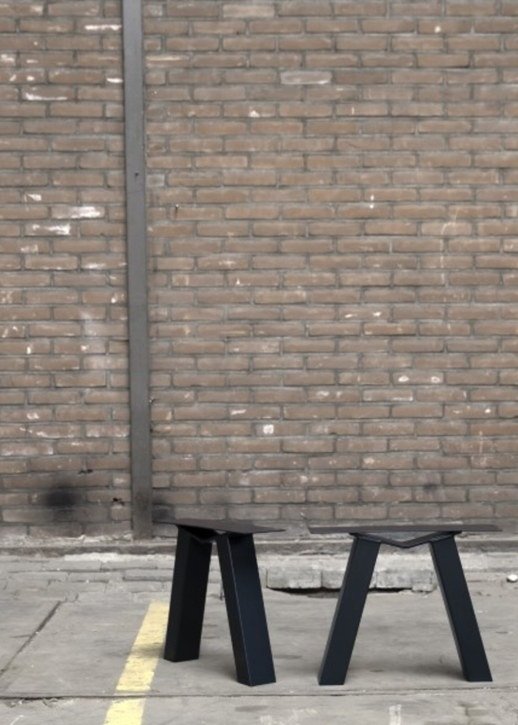 Stalen salontafelpoot M