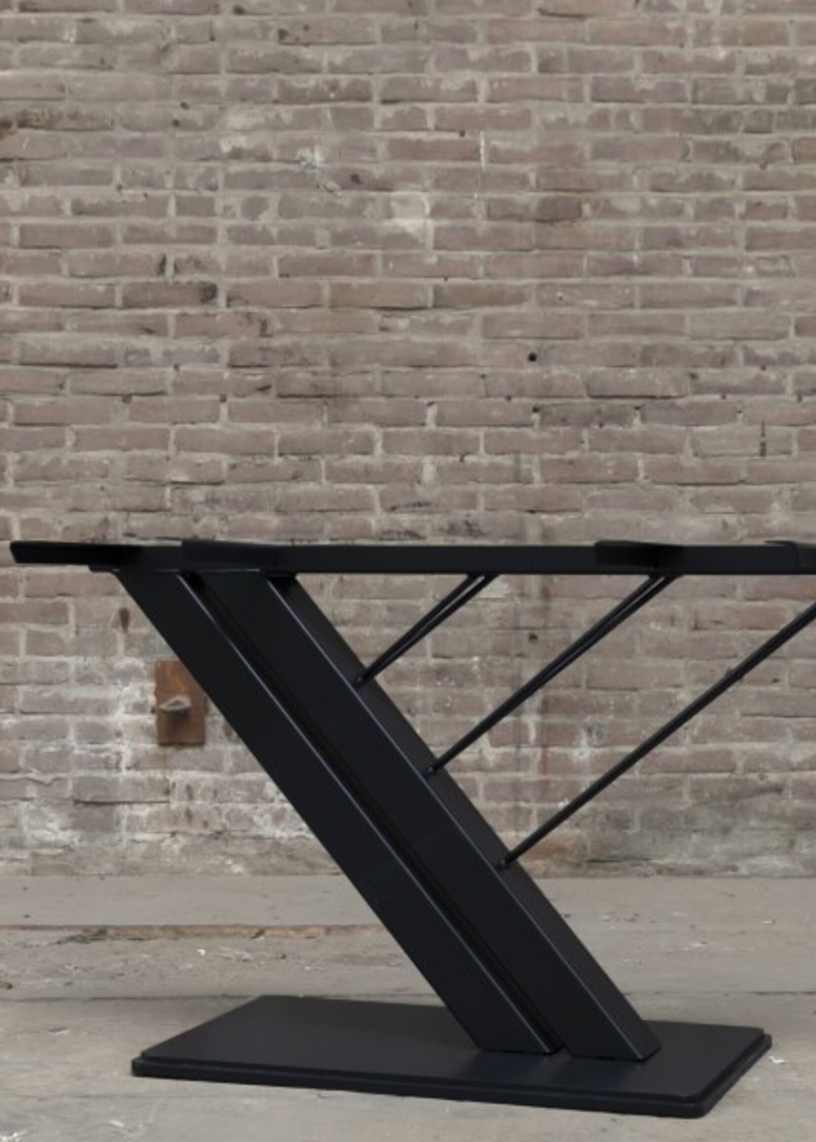 Stalen tafelpoot Harp