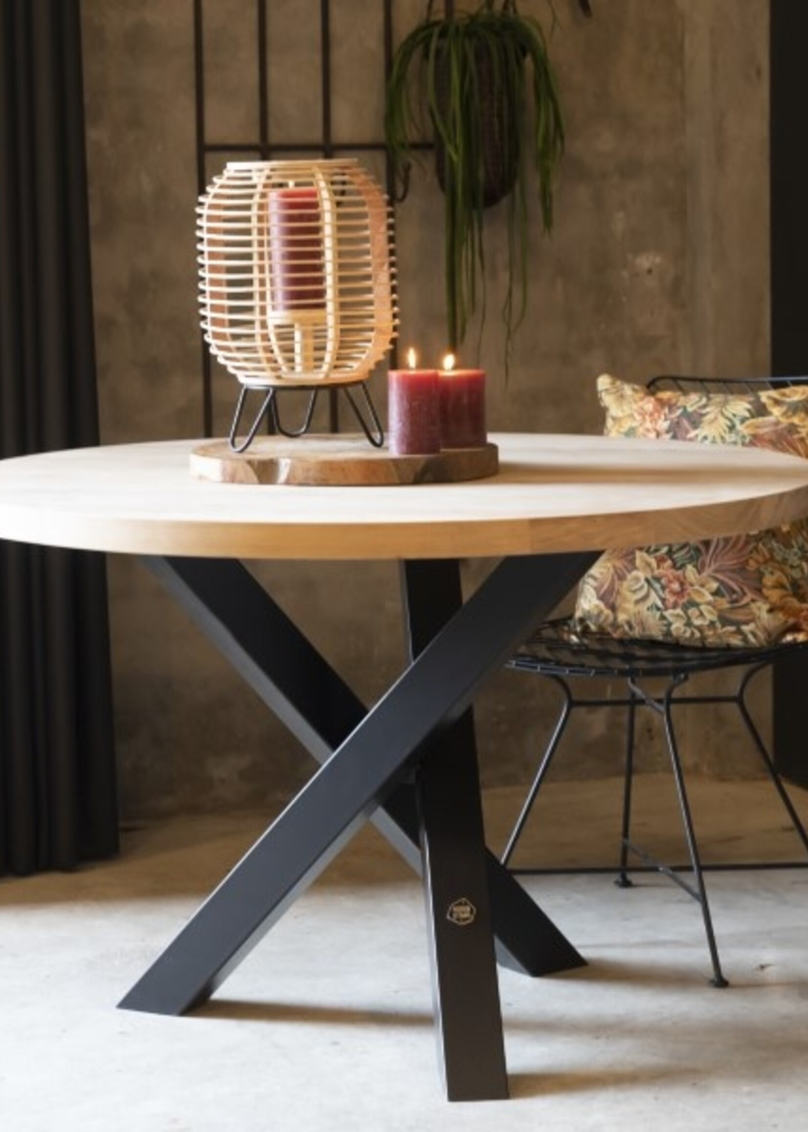 Stalen twist rond tafelpoot 8x8 zwart
