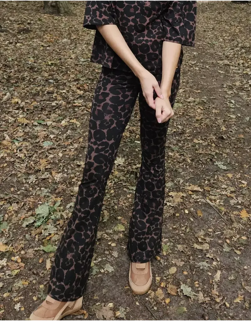 Swan of the People - flared pants Leopard bruin