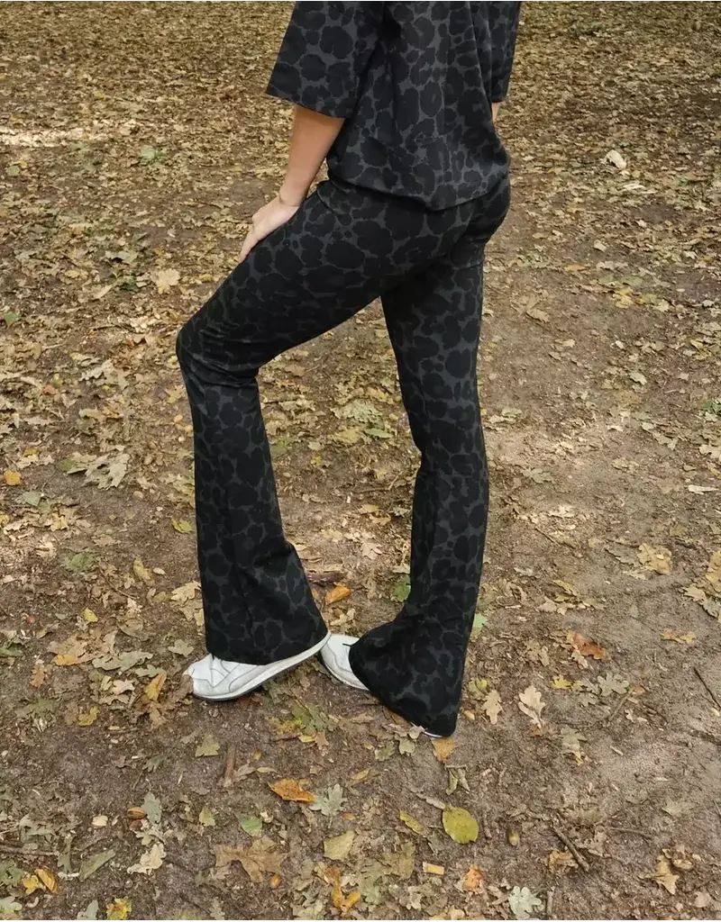 Swan and the People - flared pants Leopard groen