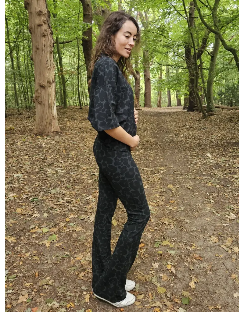 Swan of the People - flared pants Leopard groen