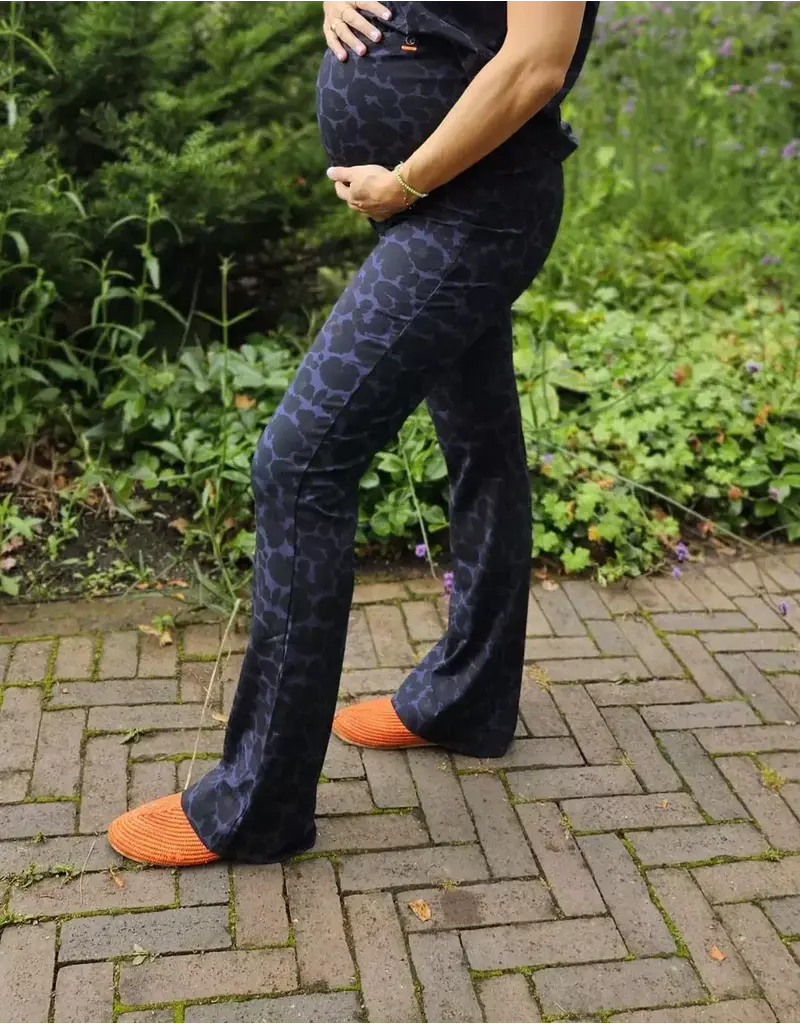 Swan of the People - flared pants Leopard Blauw