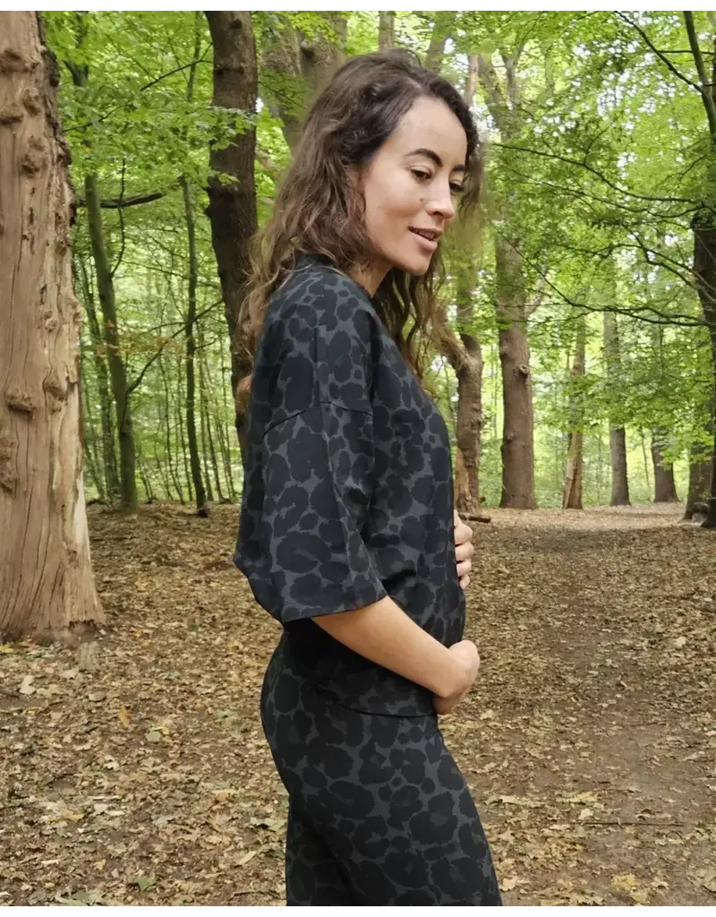 Swan and the People Swan and the People - Shirt 3/4 mouw Leopard Groen