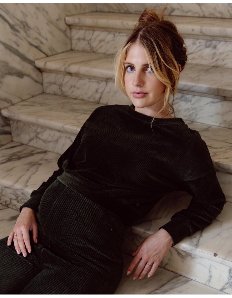 Love2Wait Love2Wait Sweater - Velvet - cropped - Olive - B999 Alisa