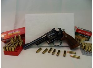 Smith & Wesson Revolver Smith & Wesson Kaliber 44