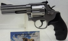 Smith & Wesson Smith &  Wesson Revolver 686-4