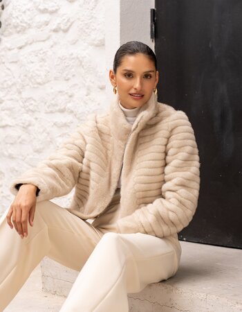 Attentif Bontjas dames kort beige