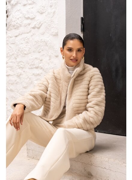 Attentif Bontjas dames kort beige