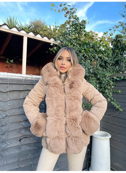 Dames winterjas met bont camel